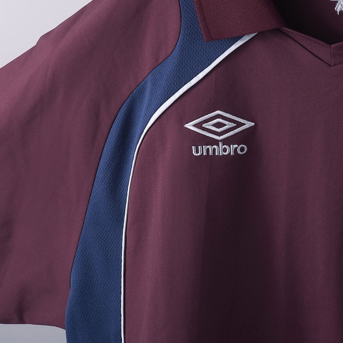 【THE THIRD by UMBRO】フィールテックプラクティスシャツ