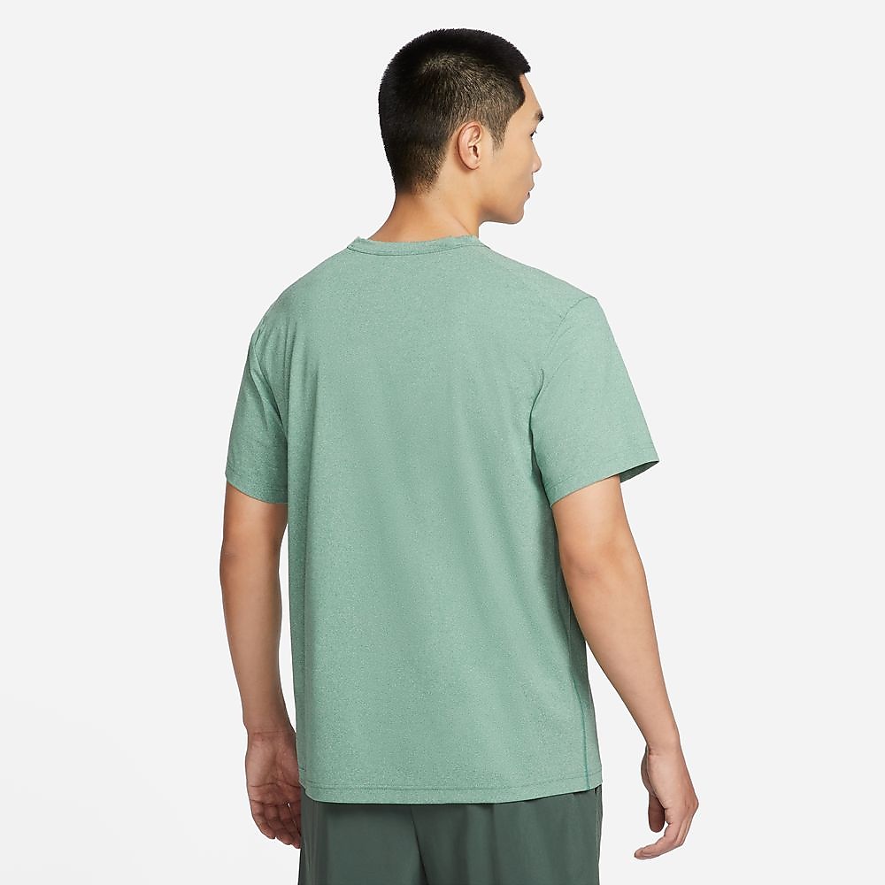 ナイキ ユニバーサル コア S/S トップ