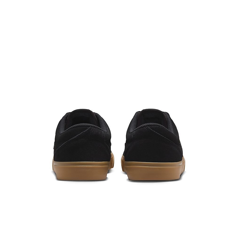 ナイキ チャージ スエード