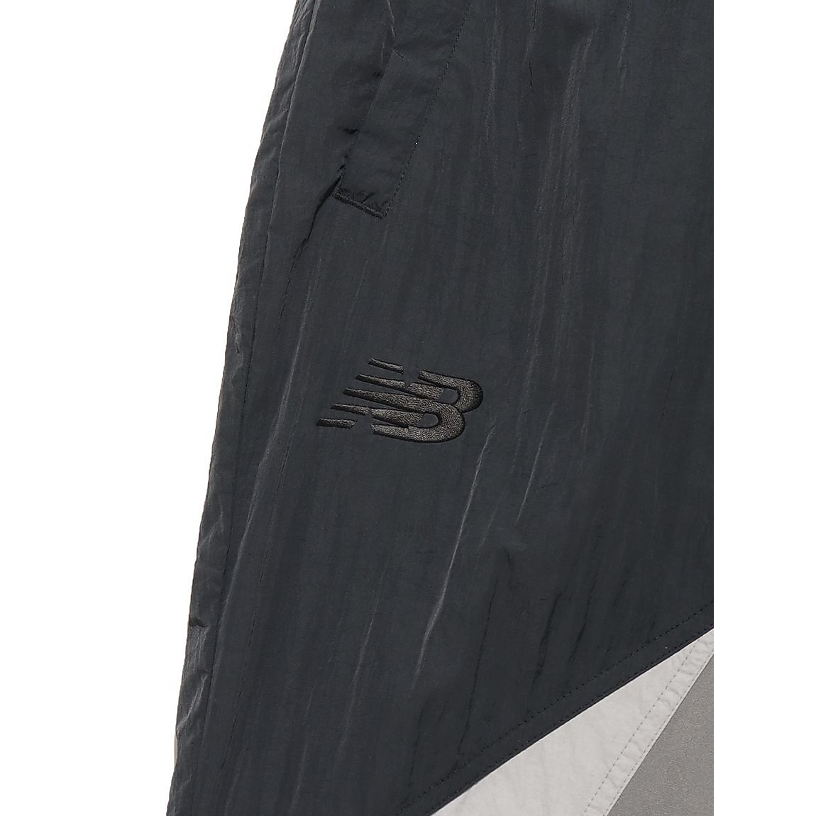 ウインドパンツ