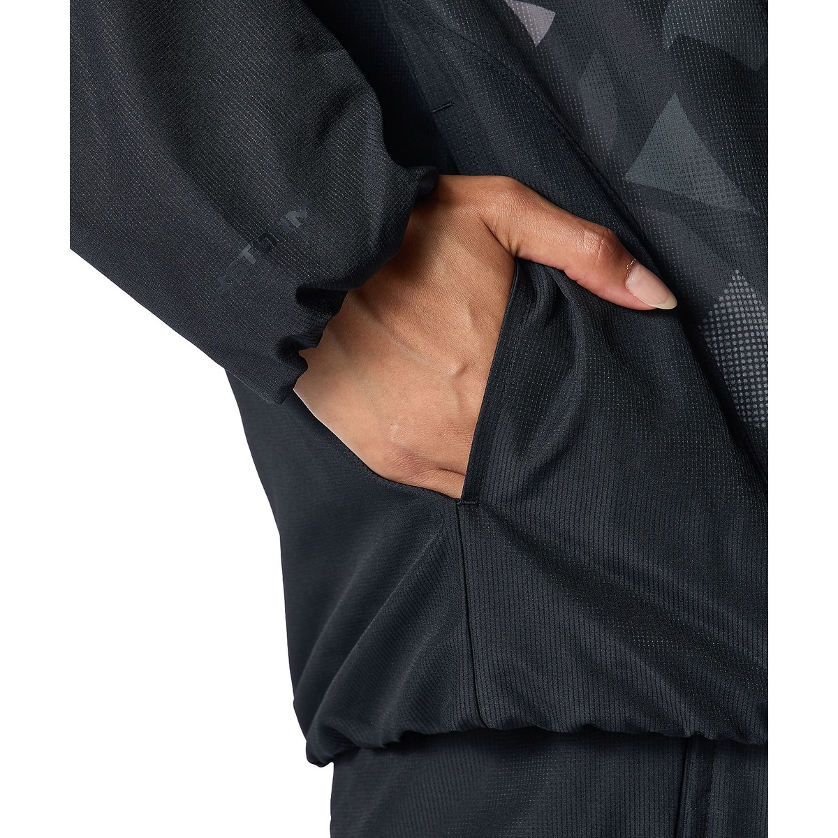 UA TRICOT WOVEN PRINT