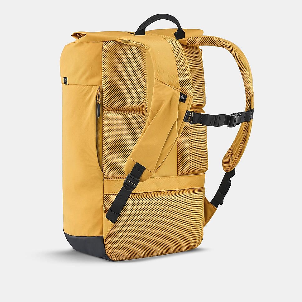 ハイキングバックパック23LYEL