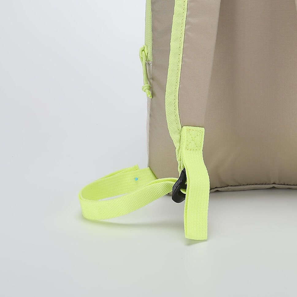 ハイキングバックパックキッズ7L