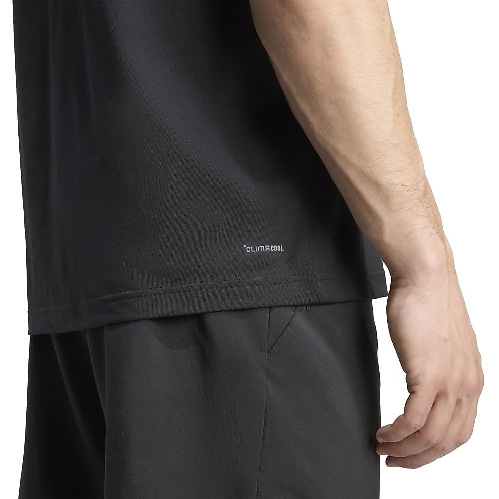 MTENNISBARRICADEグラフィックTシャツ