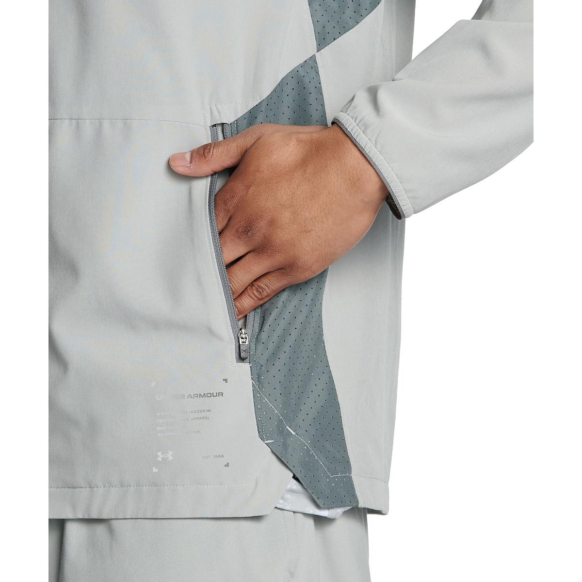 UA LIGHTWEIGHT WOVEN JACKET