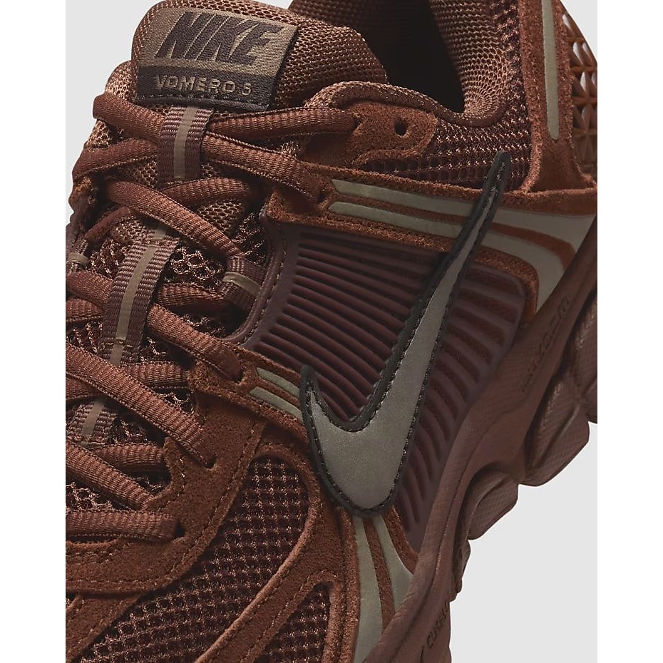 ナイキ ウィメンズ ズーム ボメロ 5 GLD