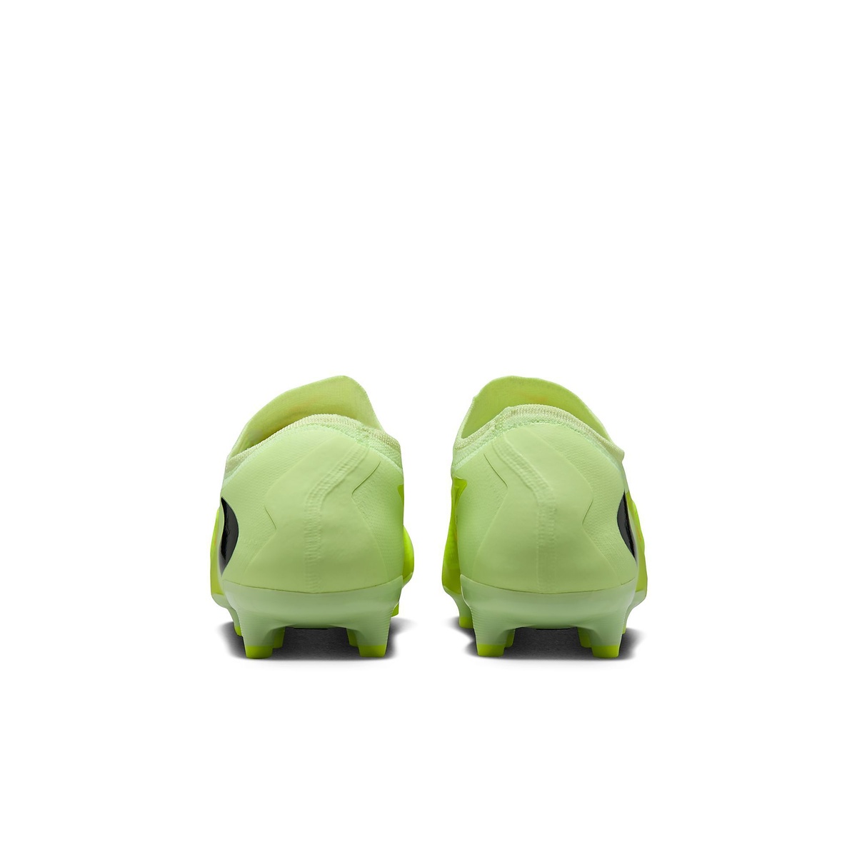 ナイキ ファントム 6 LOW プロ AG-PRO