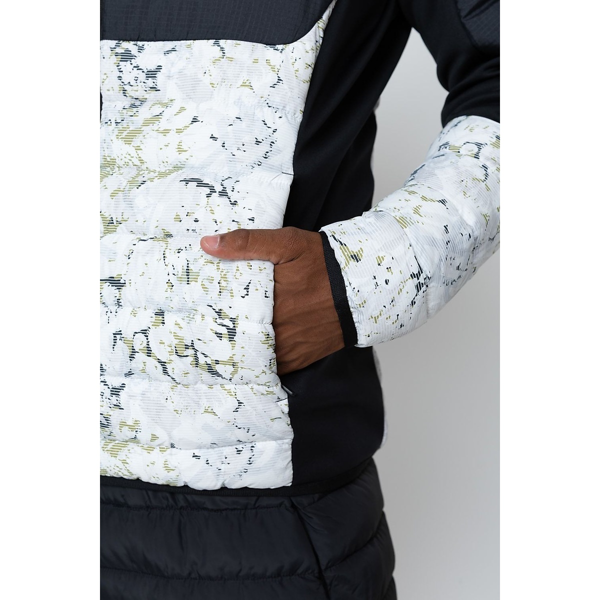 FCA　中綿ウォームアップジャケット