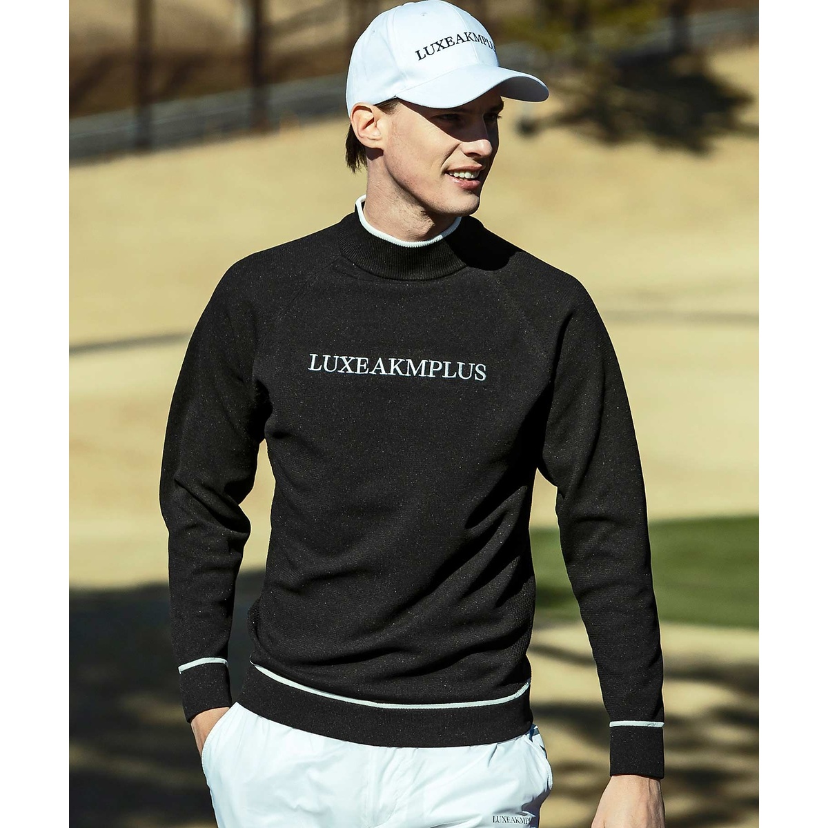 LIGHT MOCK NECK KNIT