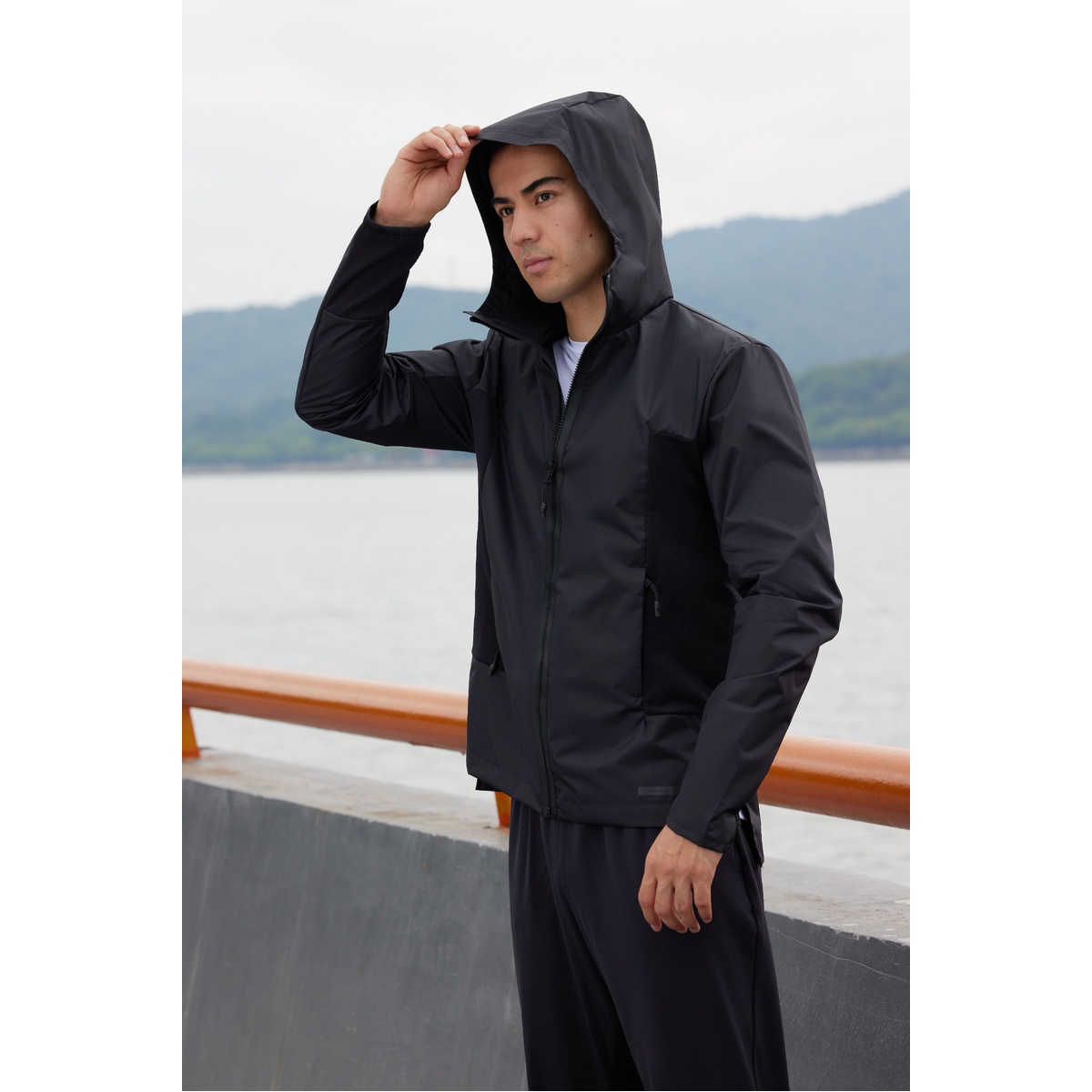 防水ウインドブレーカー BREATH