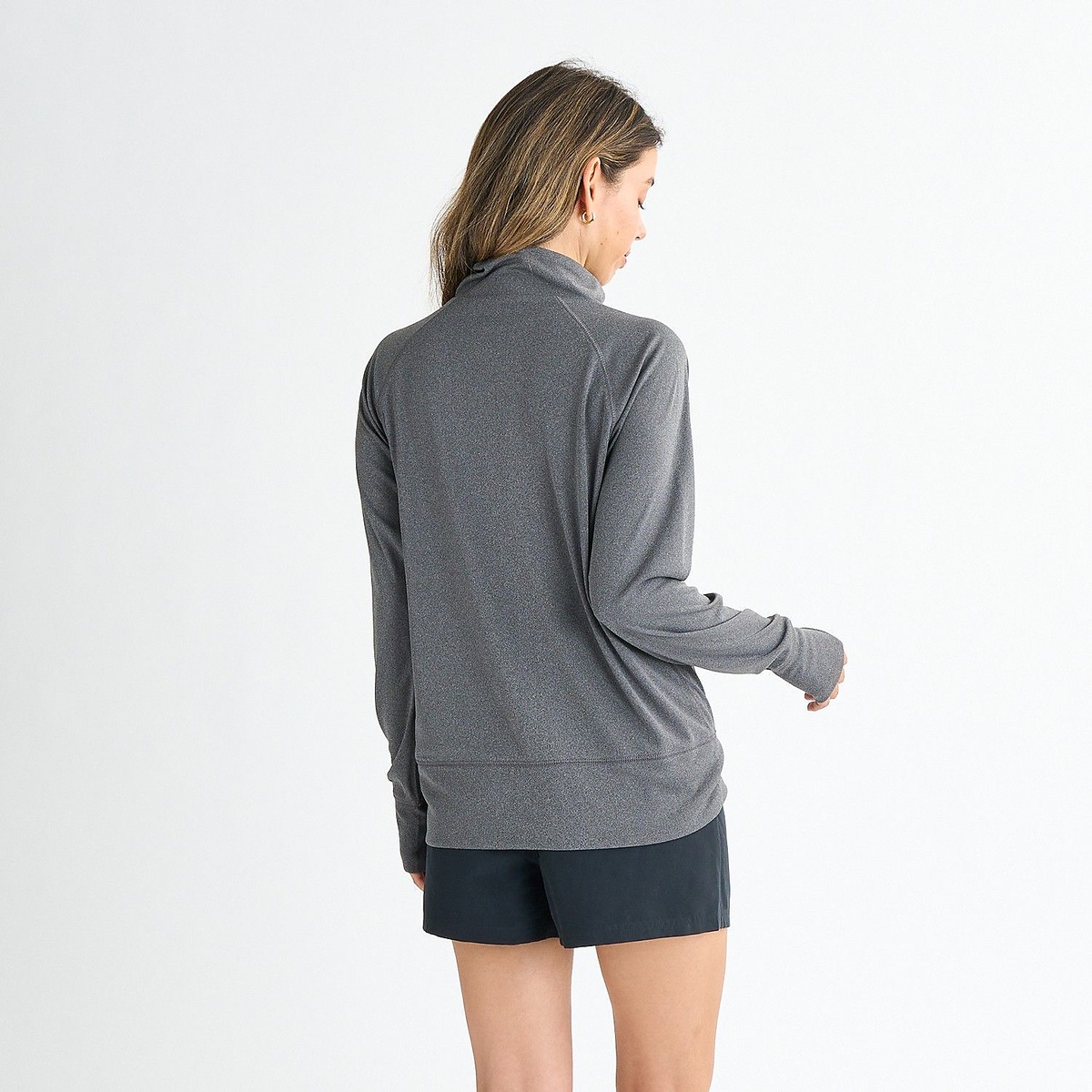 ARTSY FLORAL LOGO STAND