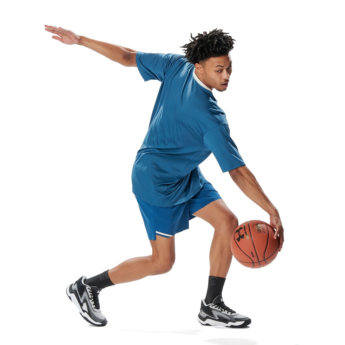 UA STREET QUEST SHORTS