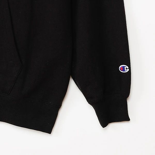 HOODED SWEATSHIRT