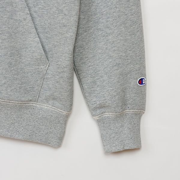 HOODED SWEATSHIRT