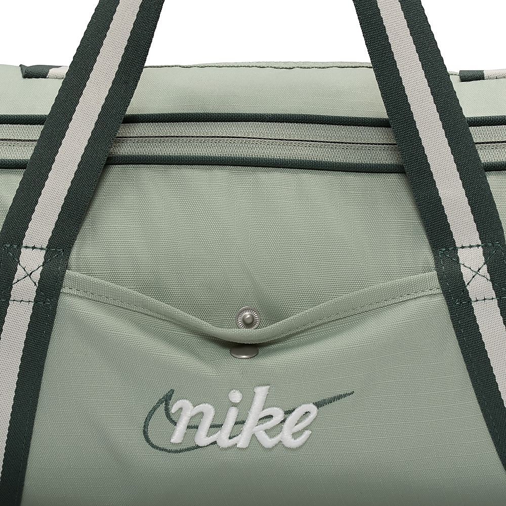 ナイキ ヘリテージ レトロ ダッフル