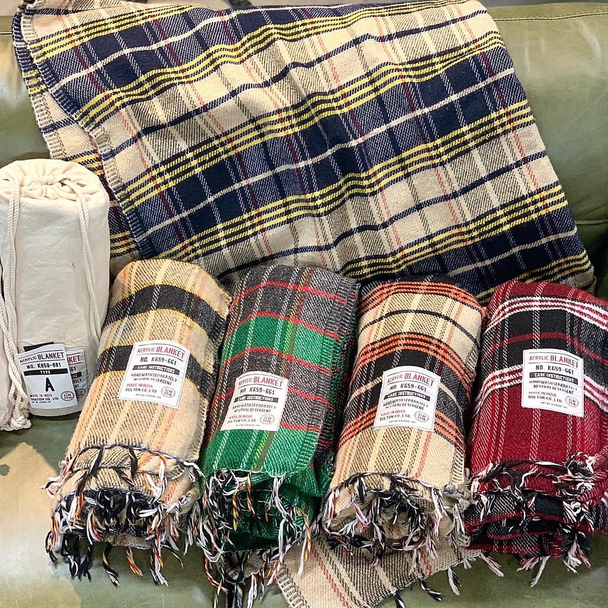 ACRYLIC BLANKET A　（アクリル ブランケット）