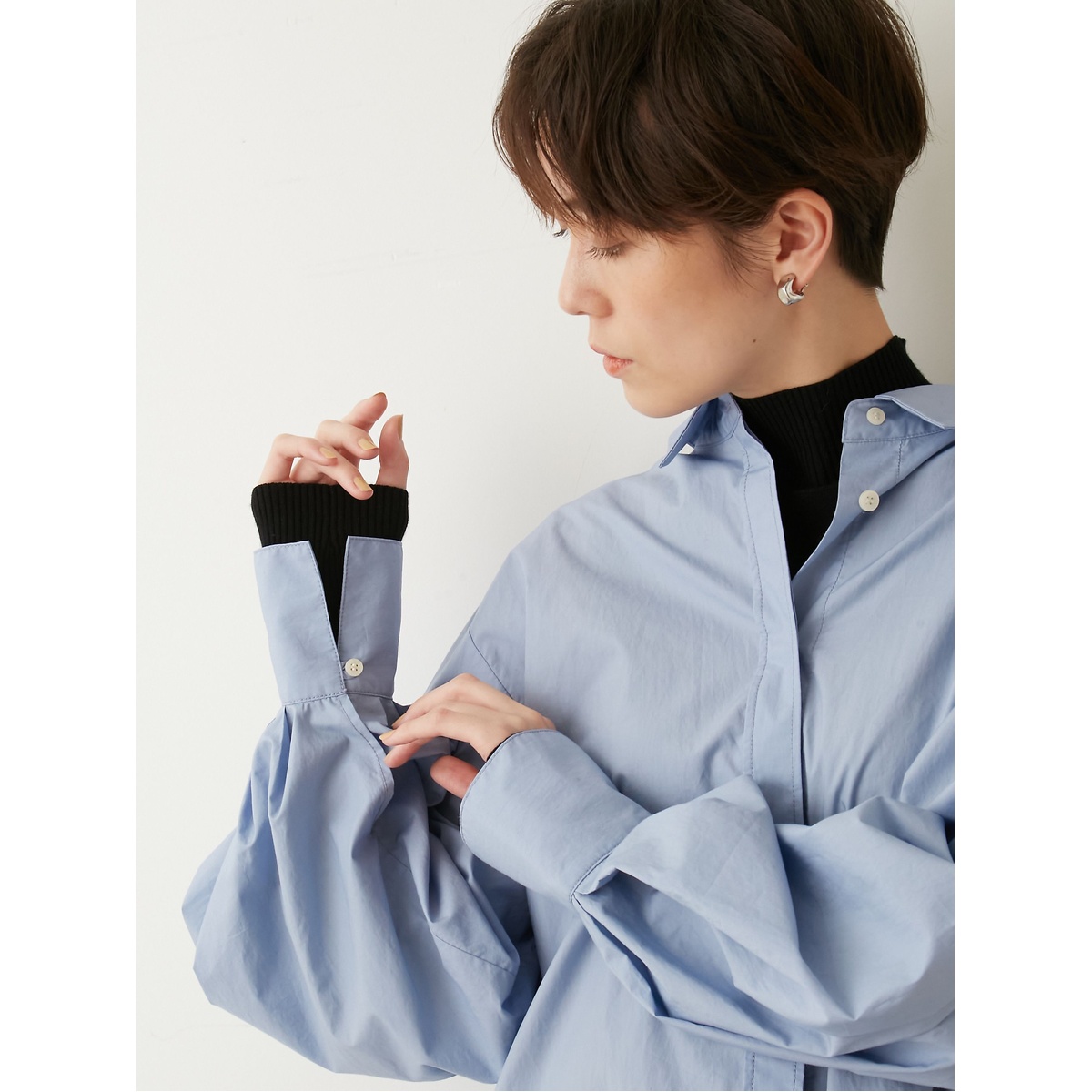 ボリュームスリーブタックブラウス