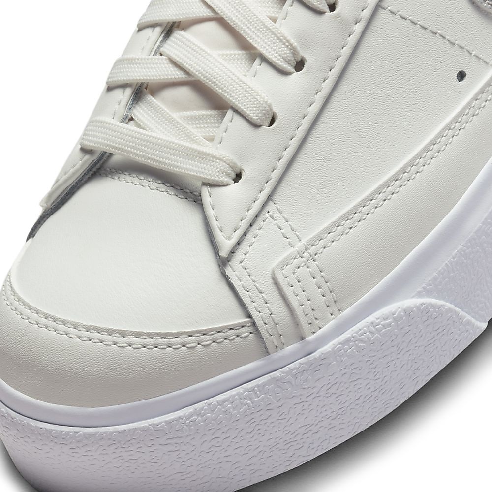 NIKE BLAZER LOW PLATFORM