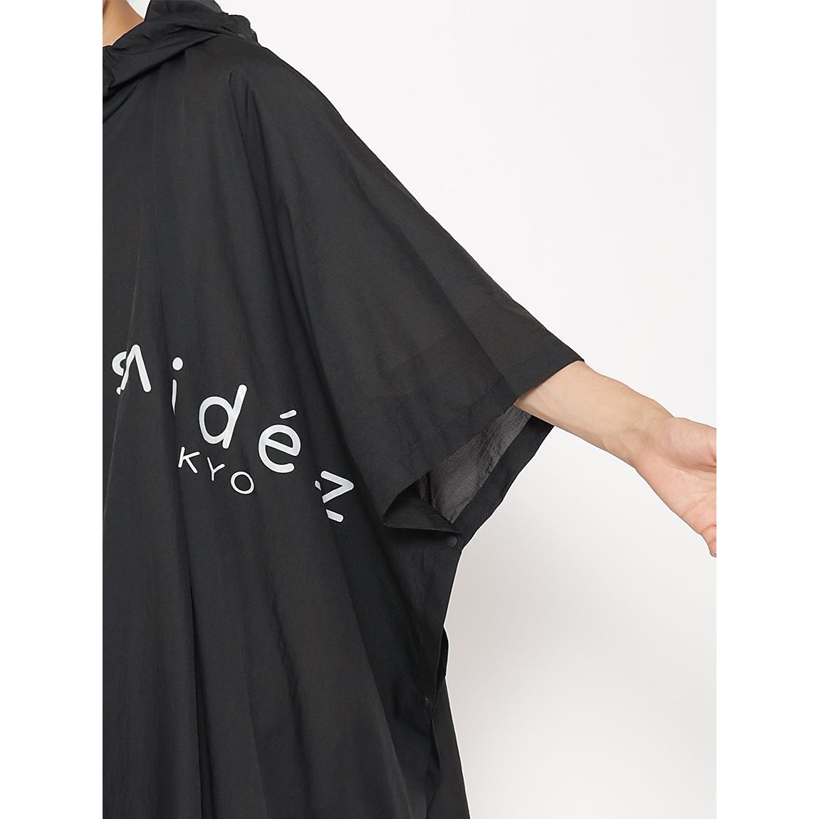 撥水NYLON　ポケッタブルポンチョUNISEX