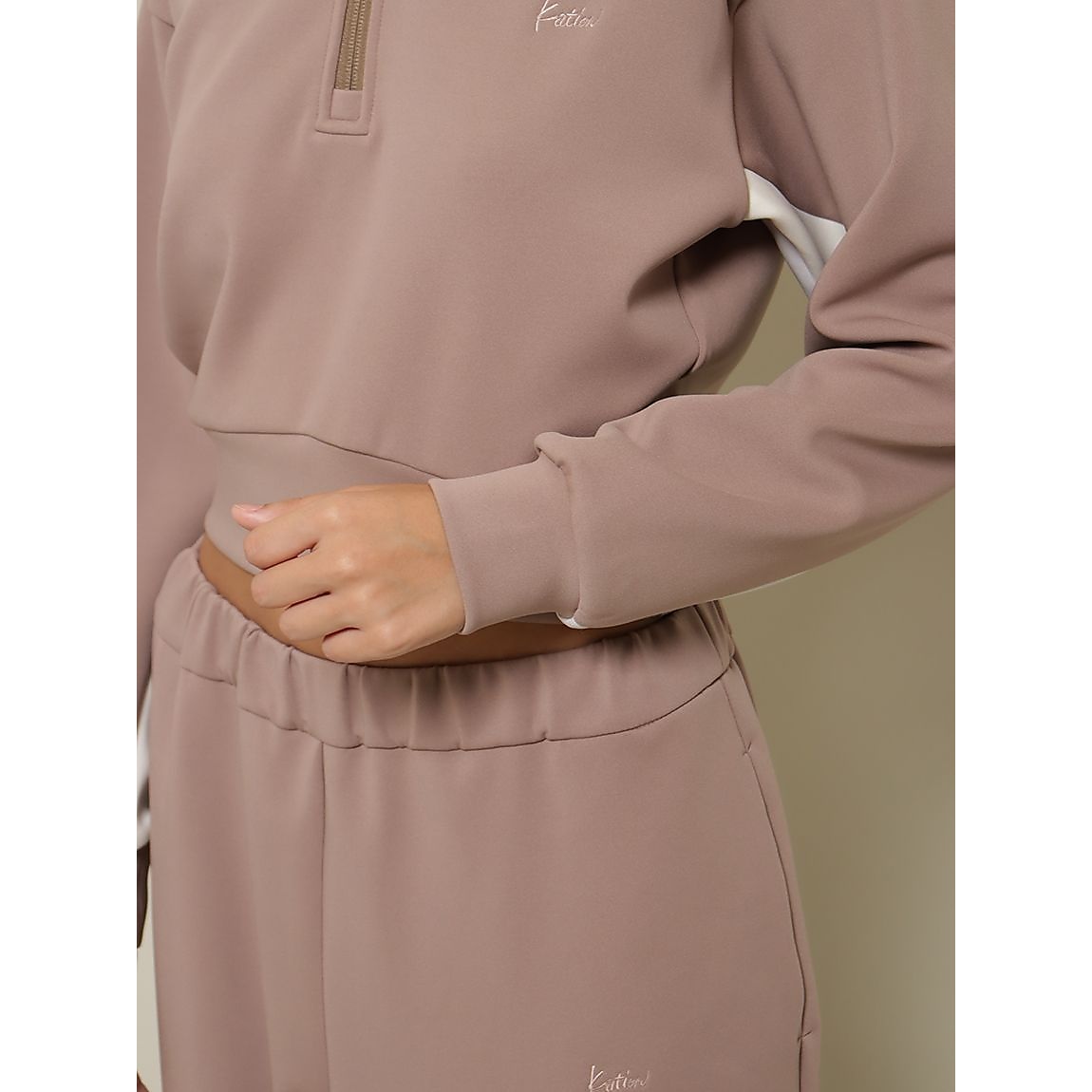 アクアスーティングクロップドハーフジッププルオーバー