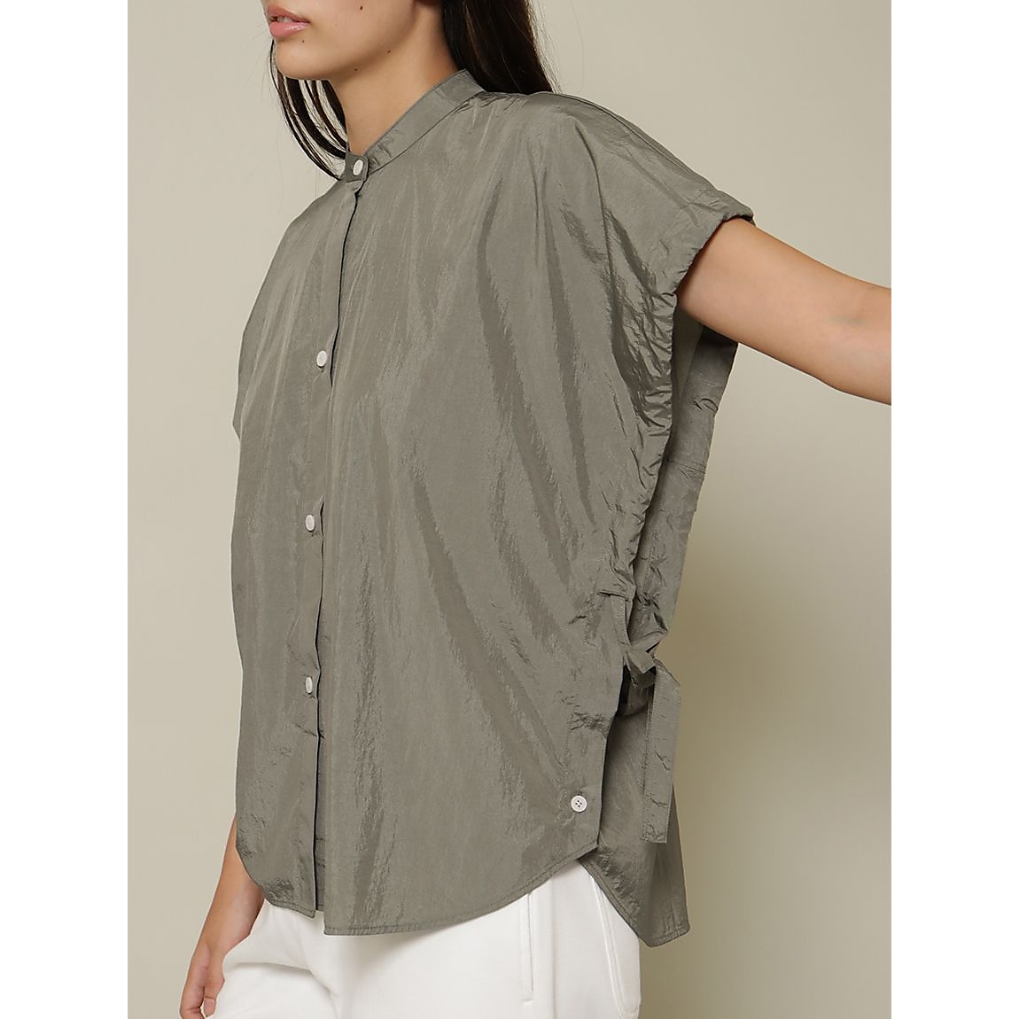 ストーンナイロン ギャザーブラウス