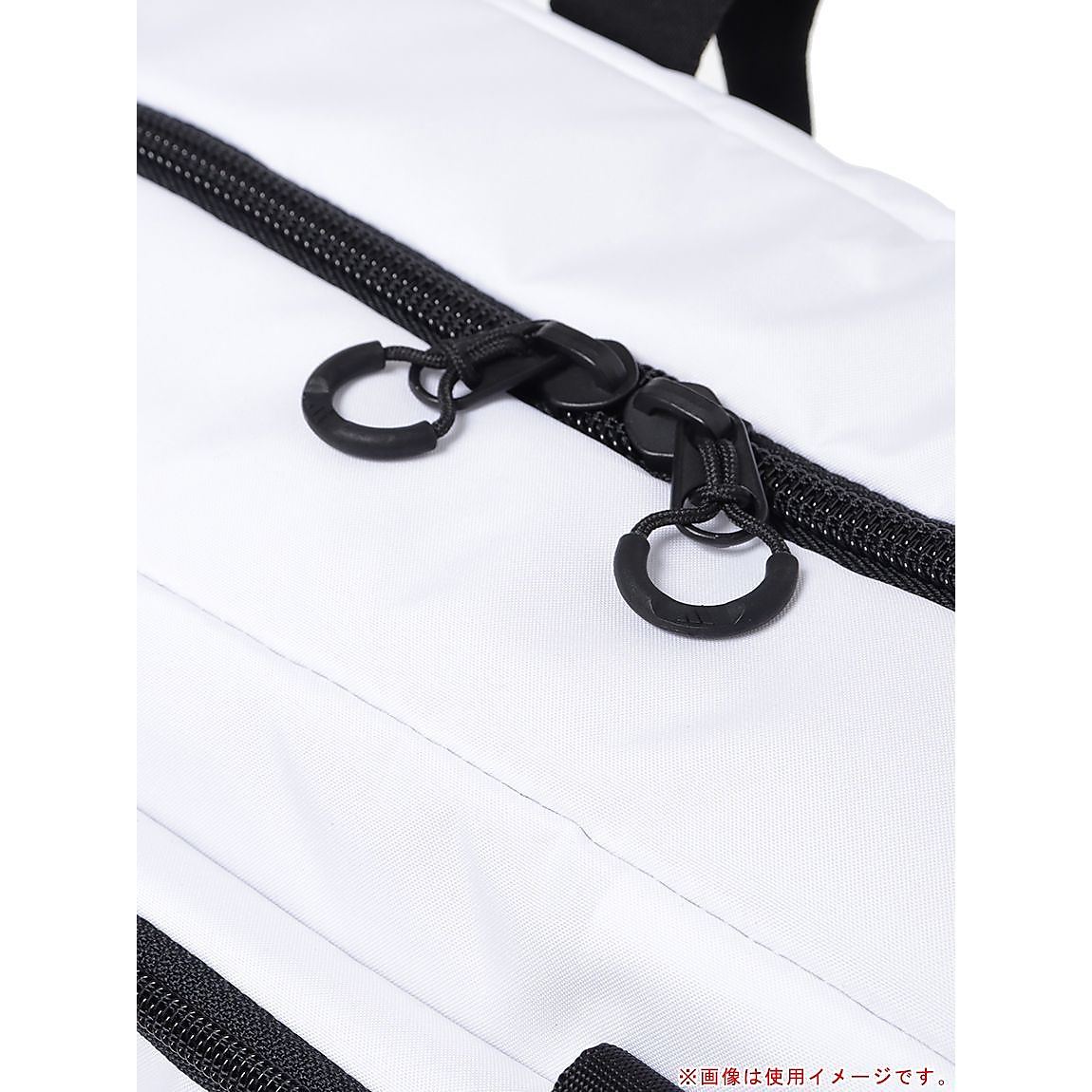 シューズポケット付き ボールドロゴダッフルバッグ