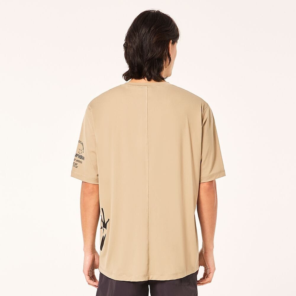 EN AMPHIBIAN SS T BOLD FROG 1.0