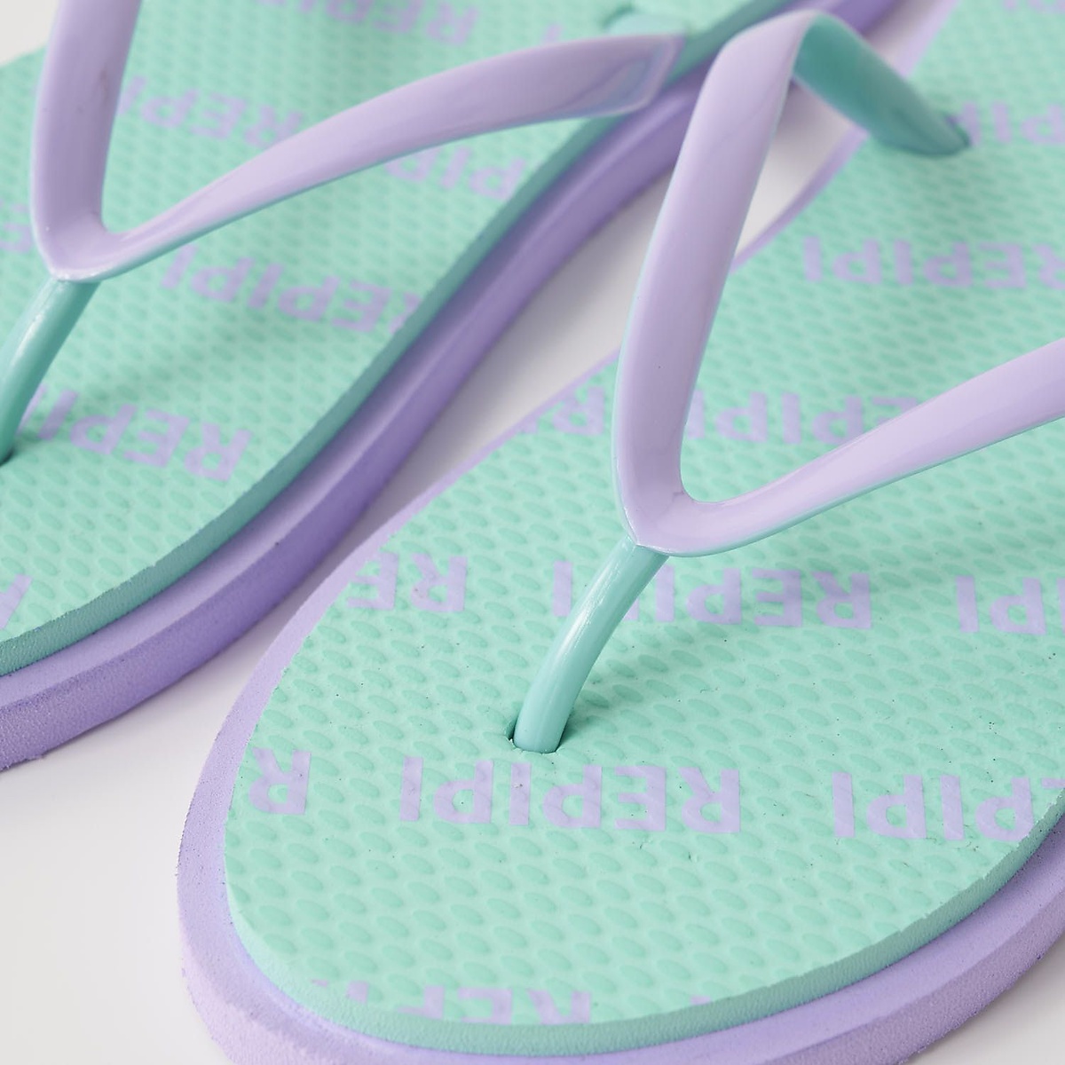 【REPIPI】ロゴサンダル