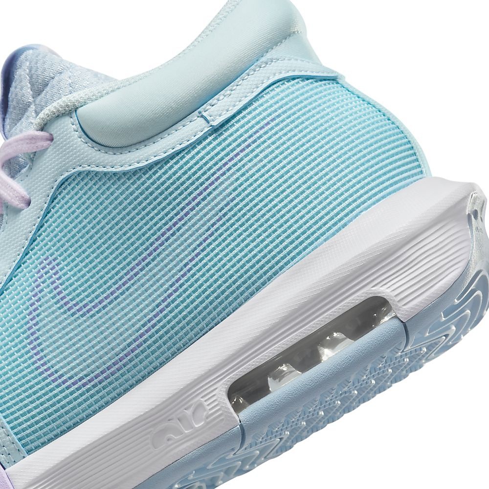 ナイキ レブロン ウィットネス VIII EP