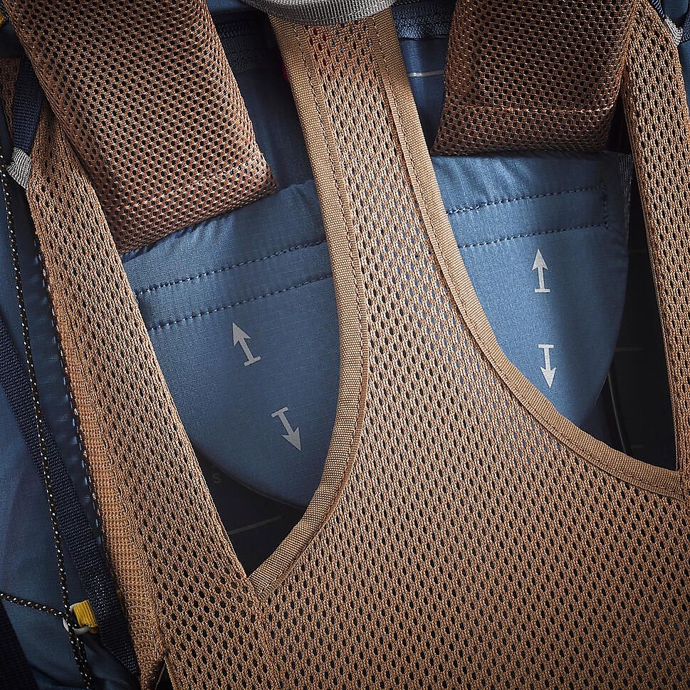 ハイキングメンズバックパック50－60LBLU