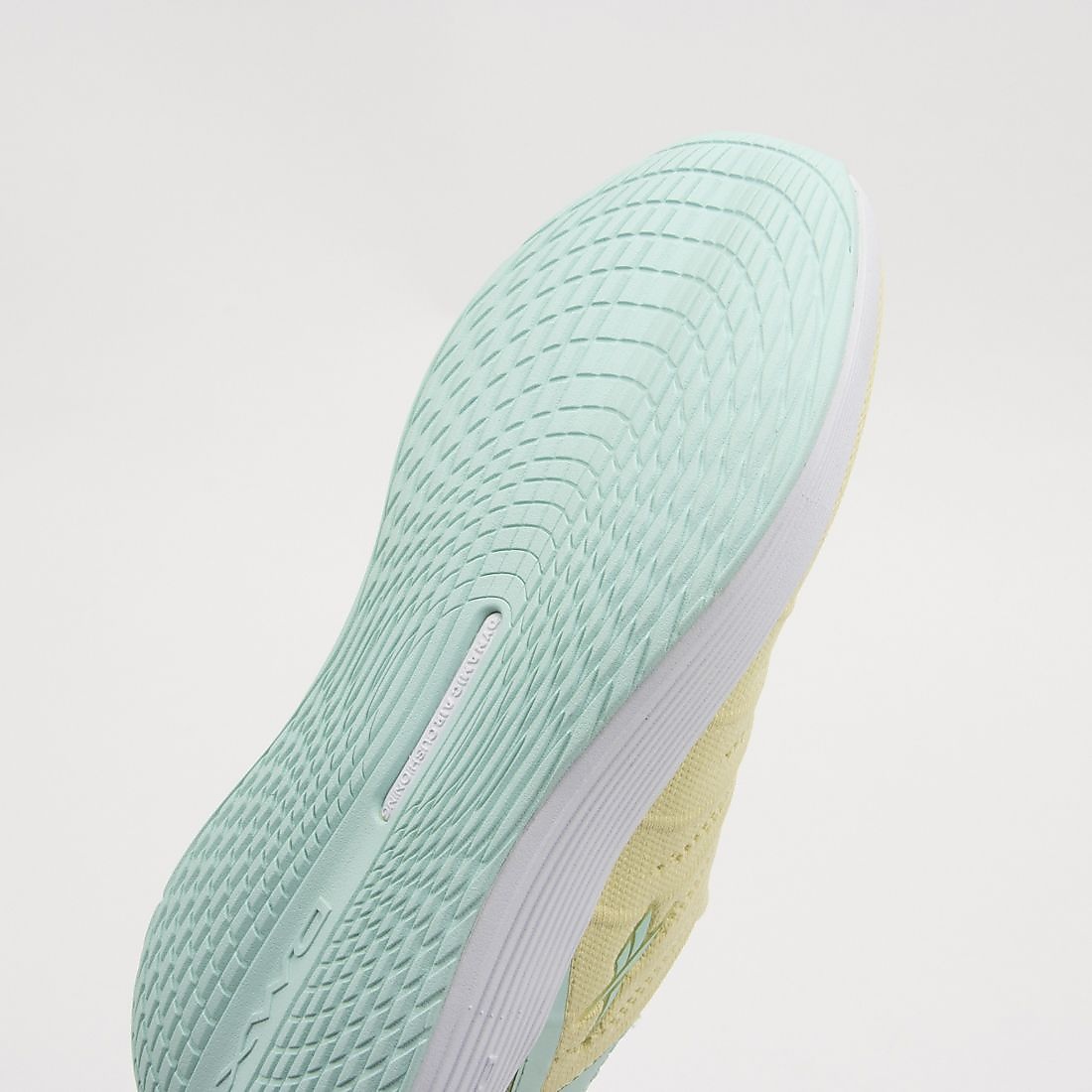 DMX コンフォート プラス ステップ カウント ライト / DMX COMFORT + STEP COUNT LITE (イエローへイズ)