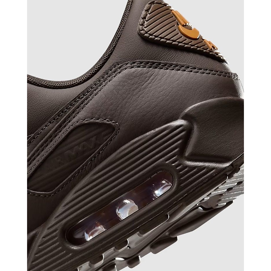 ナイキ エア マックス 90 ESS+