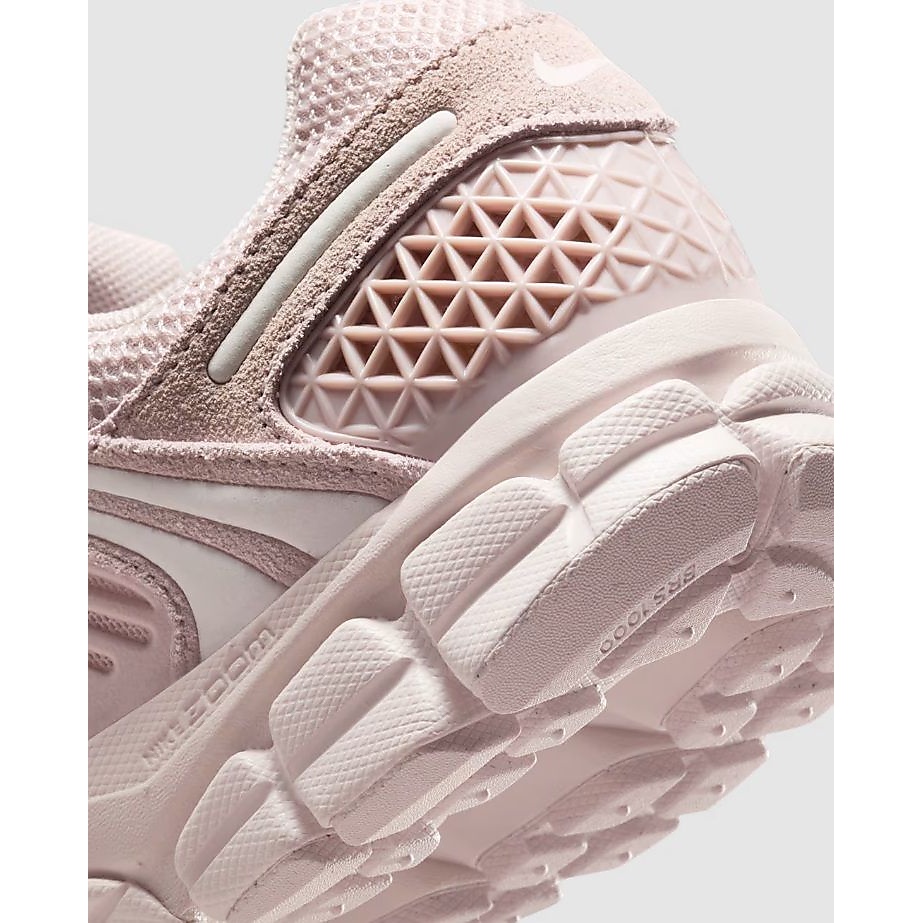 ナイキ ウィメンズ ズーム ボメロ 5 GLD