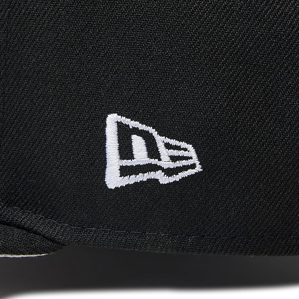 950 ESSENTIAL LOGO BLK