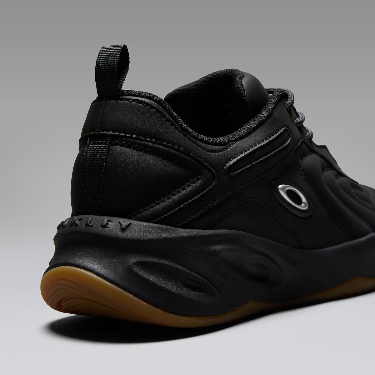 OAKLEY STRIKE BASELINE