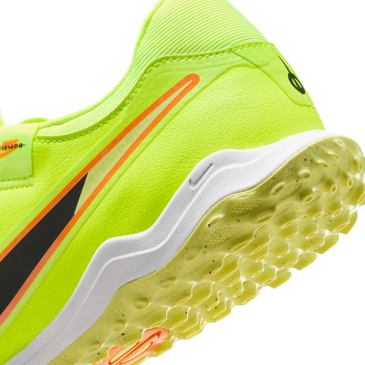 ナイキ レジェンド 10 アカデミー TF