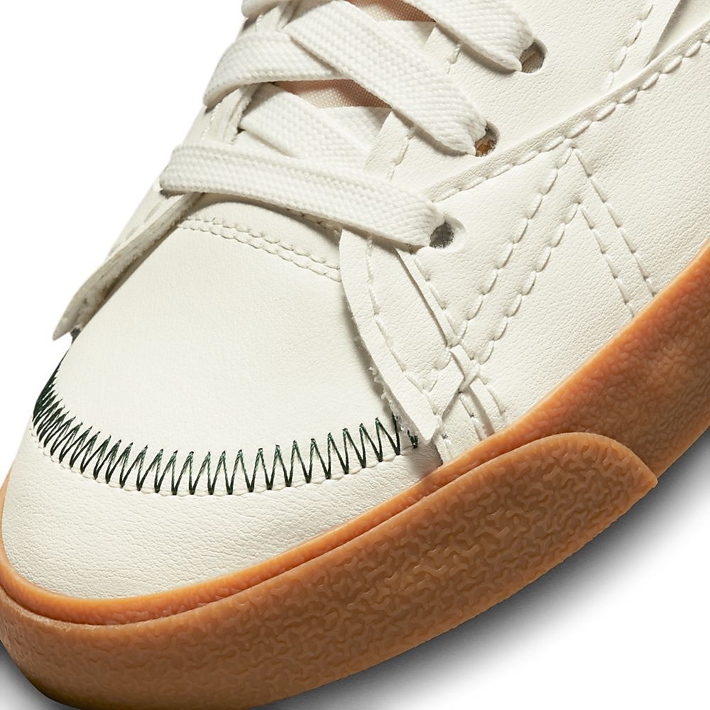 ナイキ ブレーザー LOW 77 ジャンボ WNTR