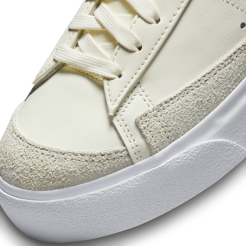 ナイキ ウィメンズ ブレーザー LOW プラットフォーム