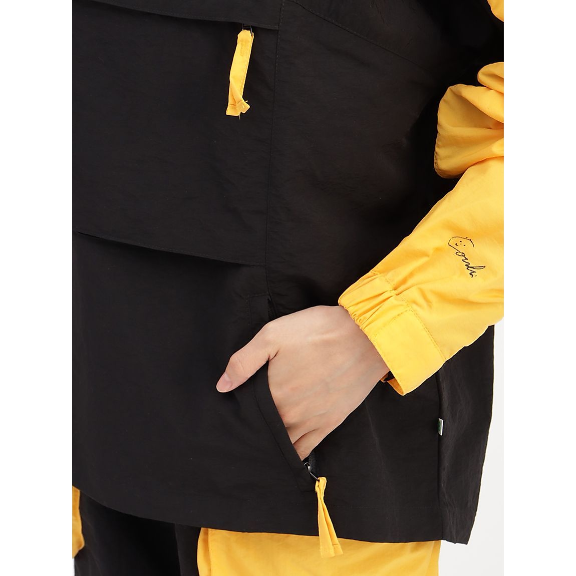 ＩＮ　ＨＯＯＤ　ＪＡＣＫＥＴ