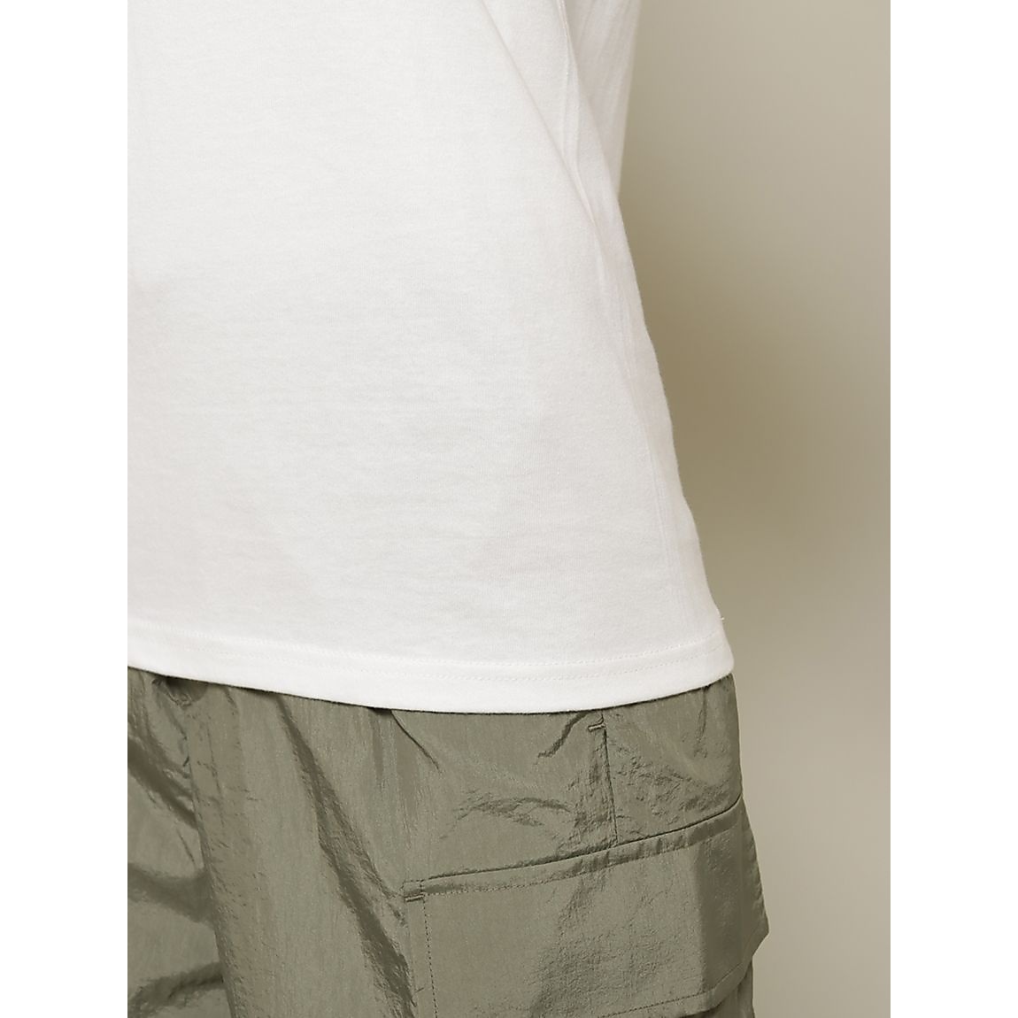 ブランドロゴプリント レギュラーフィットTシャツ