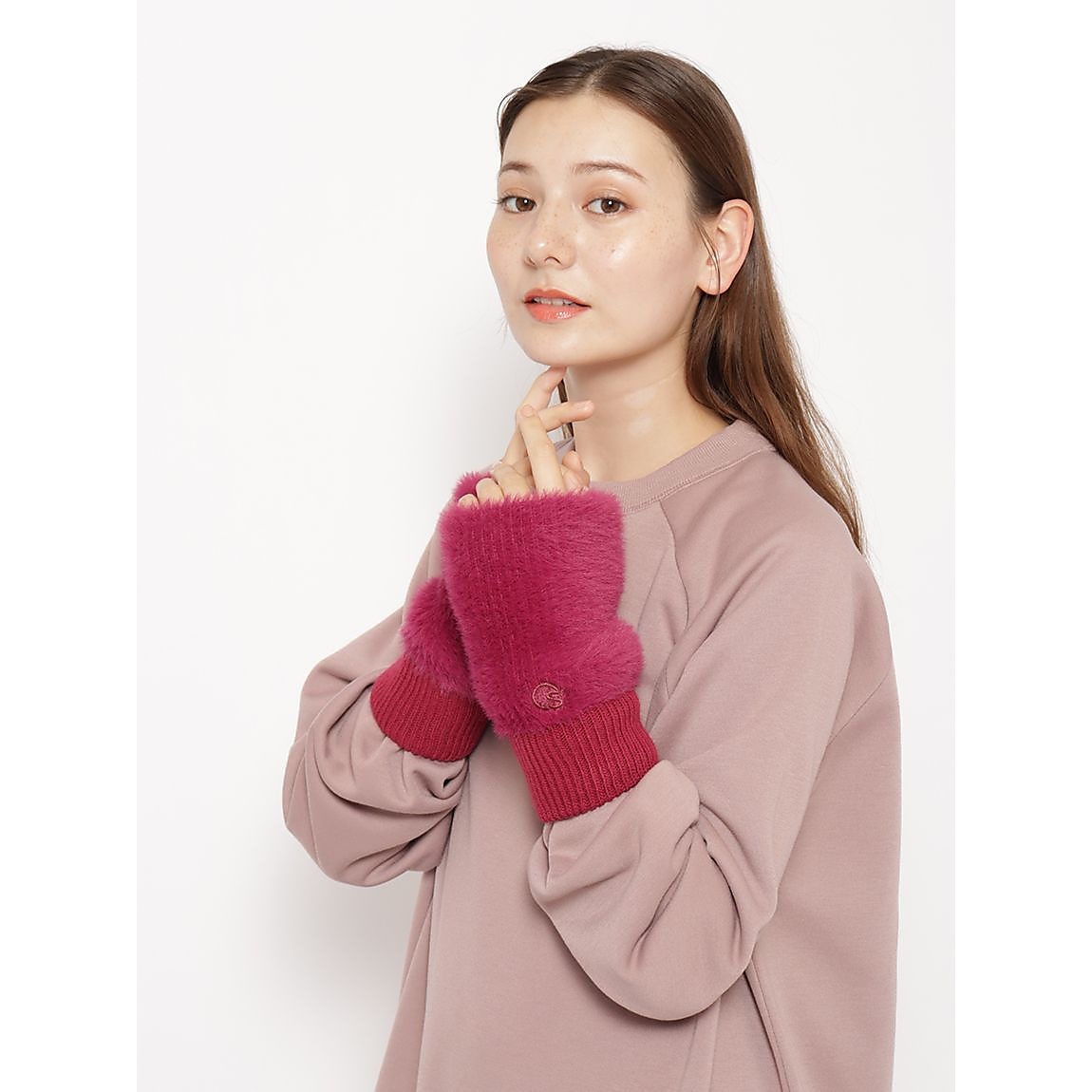 「寒い日のスタンダード。」 シャギーニットハンドウォーマー