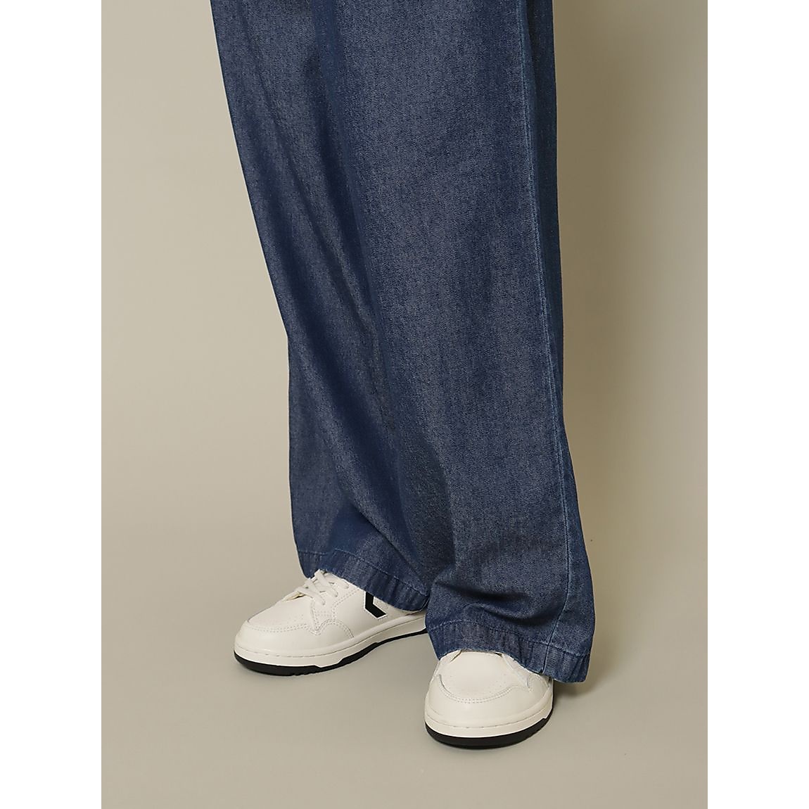 コットンレーヨンデニム ウエストギャザーパンツ