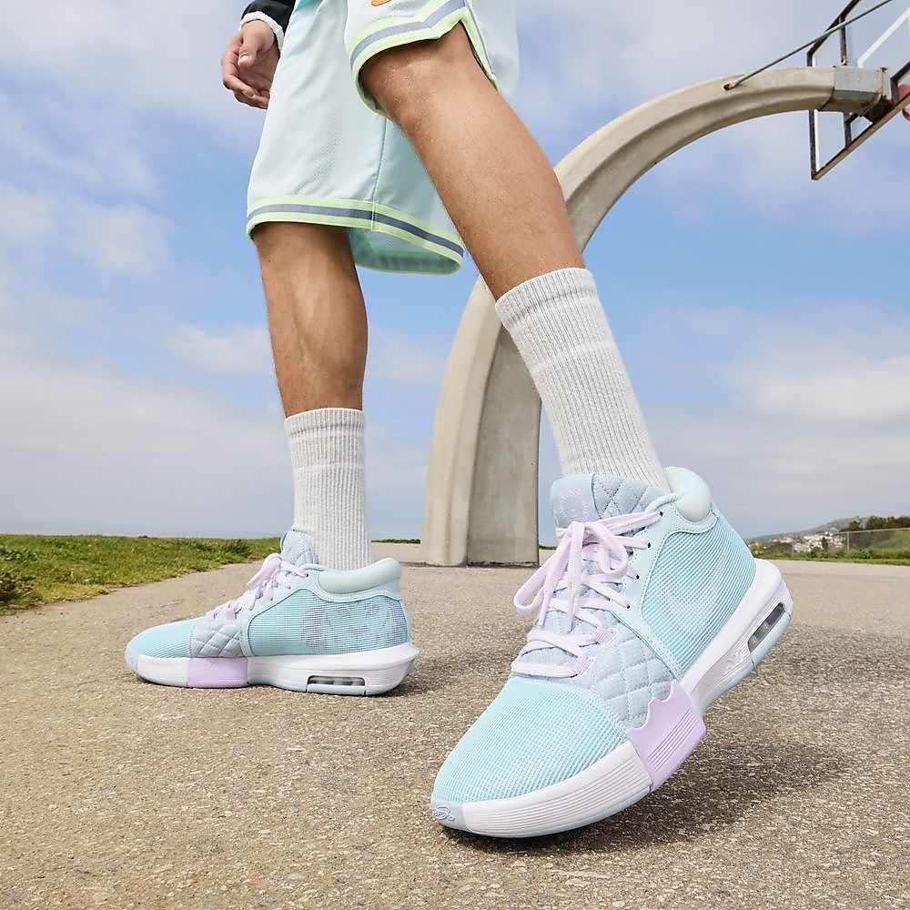 ナイキ レブロン ウィットネス VIII EP