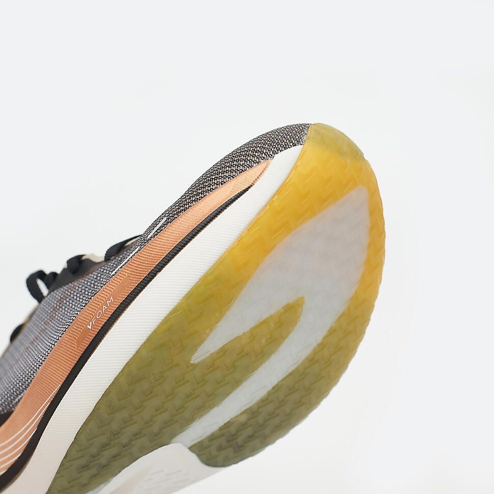 ランニングシューズKD900X