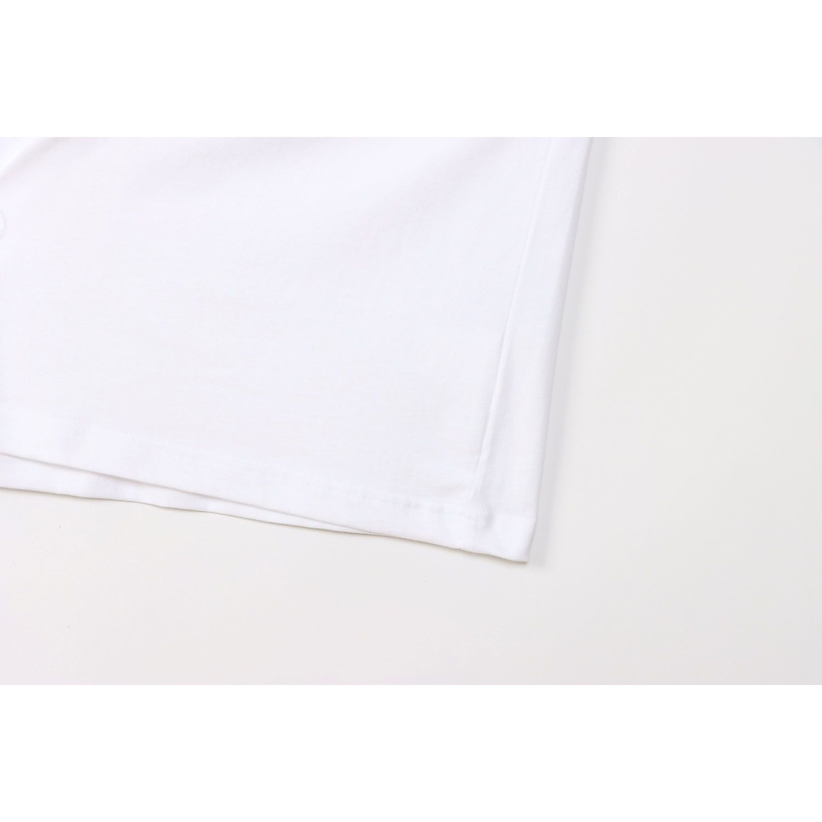 ショートスリーブTシャツ(SHORT SLEEVE T-SHIRT)