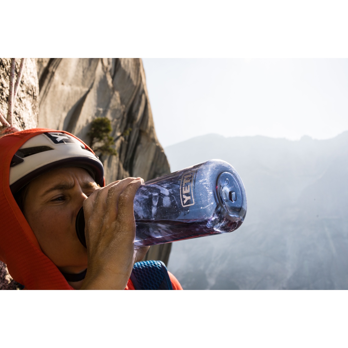 YONDER 750 ml WATER BOTTLE WITH CHUG CAP