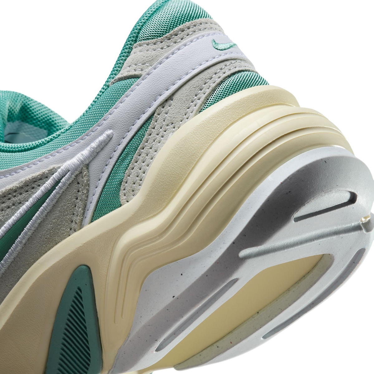 ナイキ ウィメンズ AL8