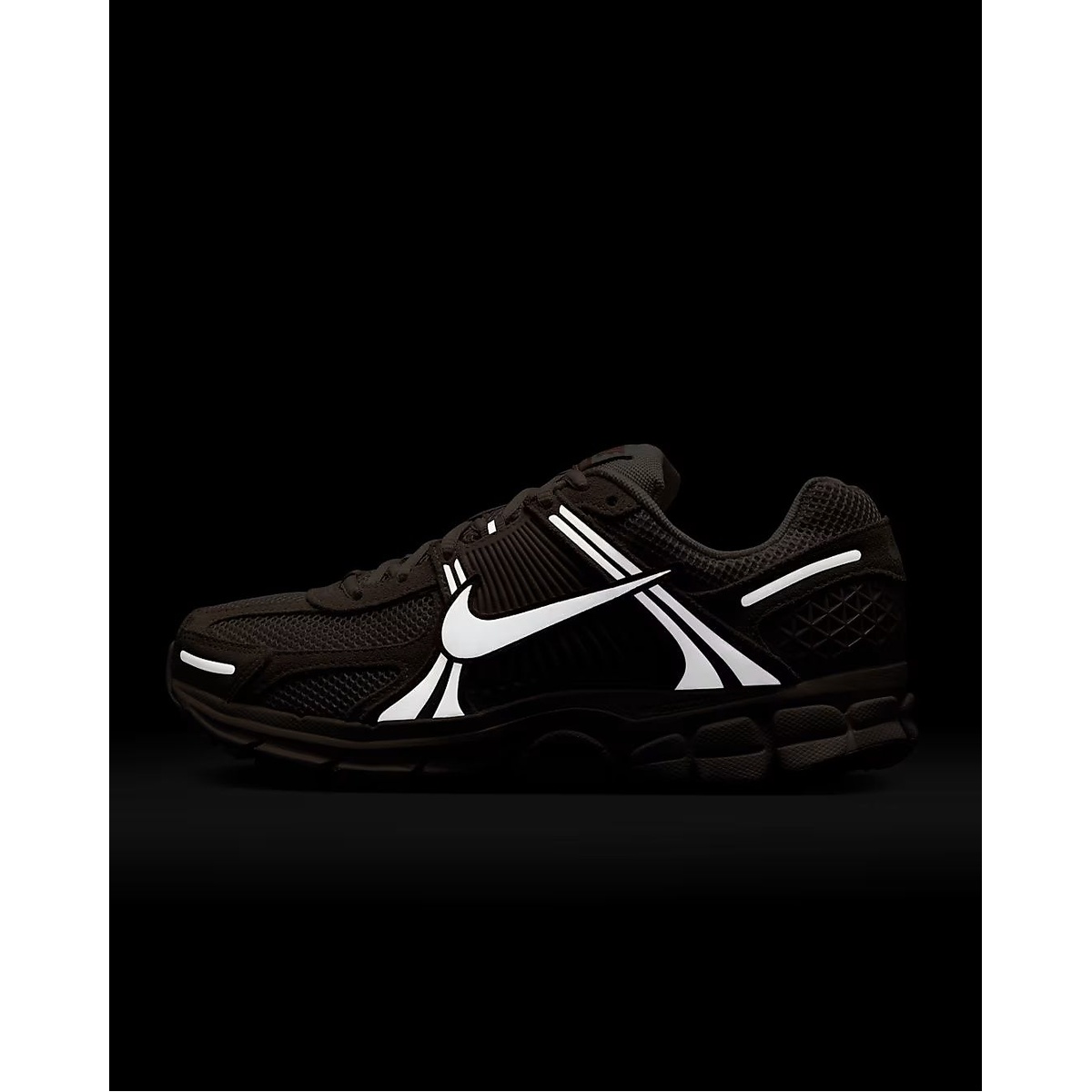 ナイキ ウィメンズ ズーム ボメロ 5 GLD