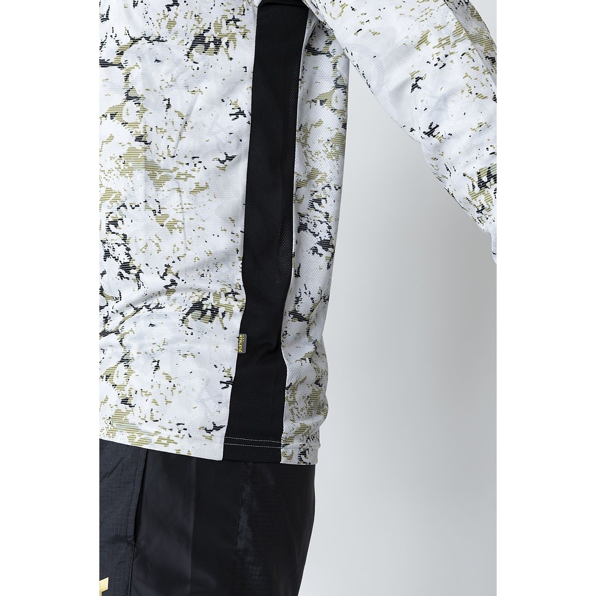 グラフィック長袖プラクティスシャツ