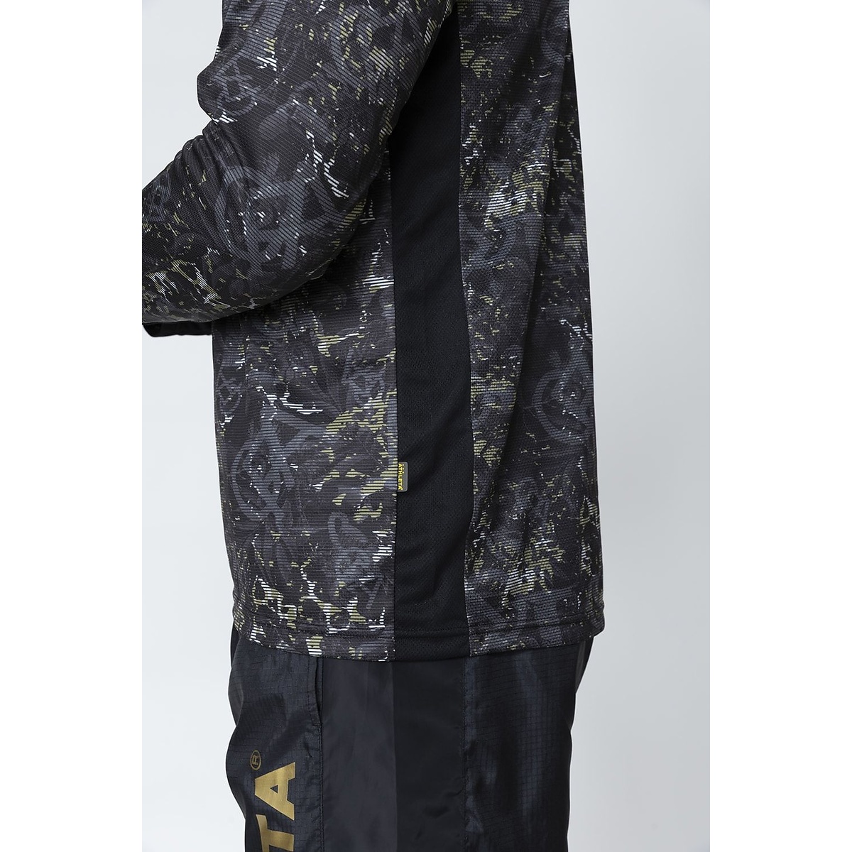 グラフィック長袖プラクティスシャツ